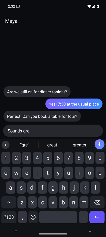 The Humming keyboard in its dark theme with the suggestion strip